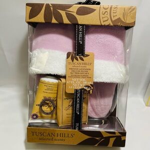 Tuscan Hills French Lavender Deluxe Plush Slipper Gift Set, NWT